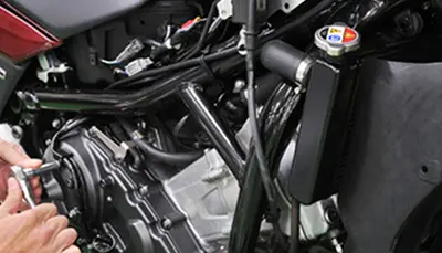 バイク、ジェットスキー、スノーモービルなどの修理